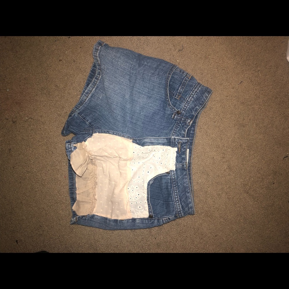 Shorts and boots for Andreia